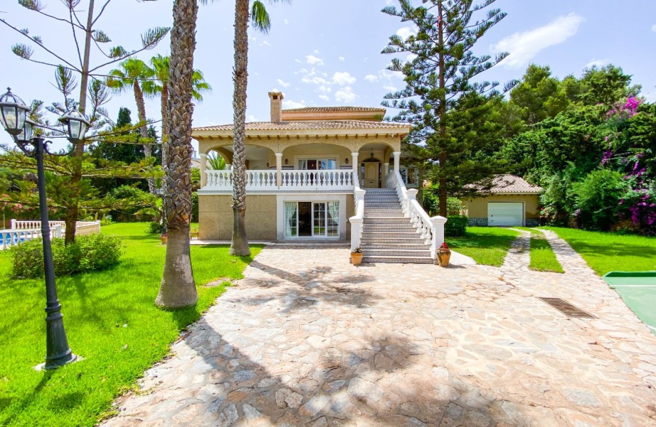 Resale - Villa - Orihuela Costa - Villamartin