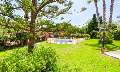 Resale - Villa - Orihuela Costa - Villamartin