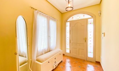 Resale - Villa - Orihuela Costa - Villamartin