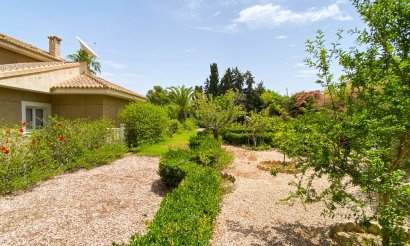 Resale - Villa - Orihuela Costa - Villamartin