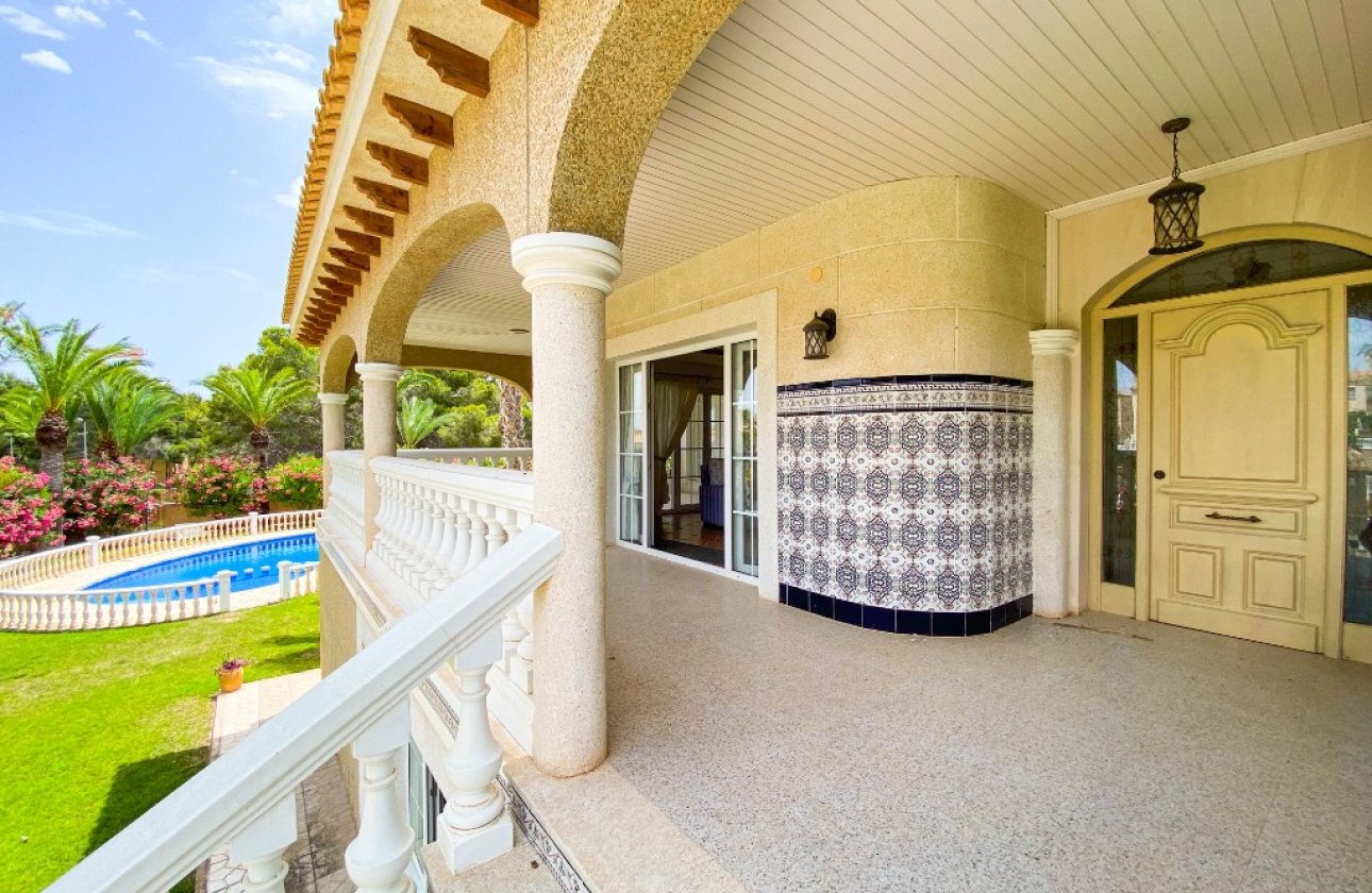 Resale - Villa - Orihuela Costa - Villamartin