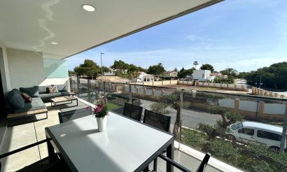 Resale - Apartment / flat - Dehesa de Campoamor - Campoamor