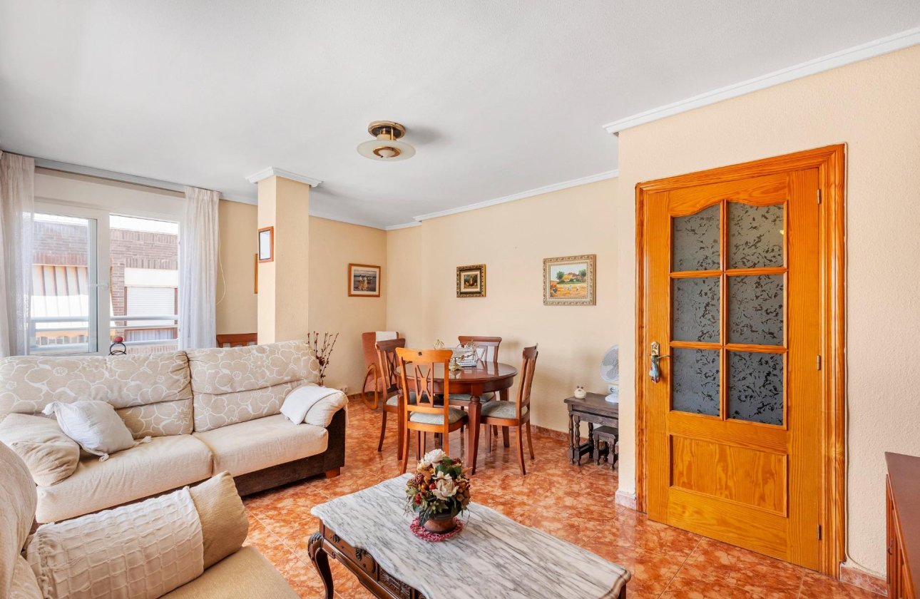 Resale - Apartment / flat - Torrevieja - Playa del cura