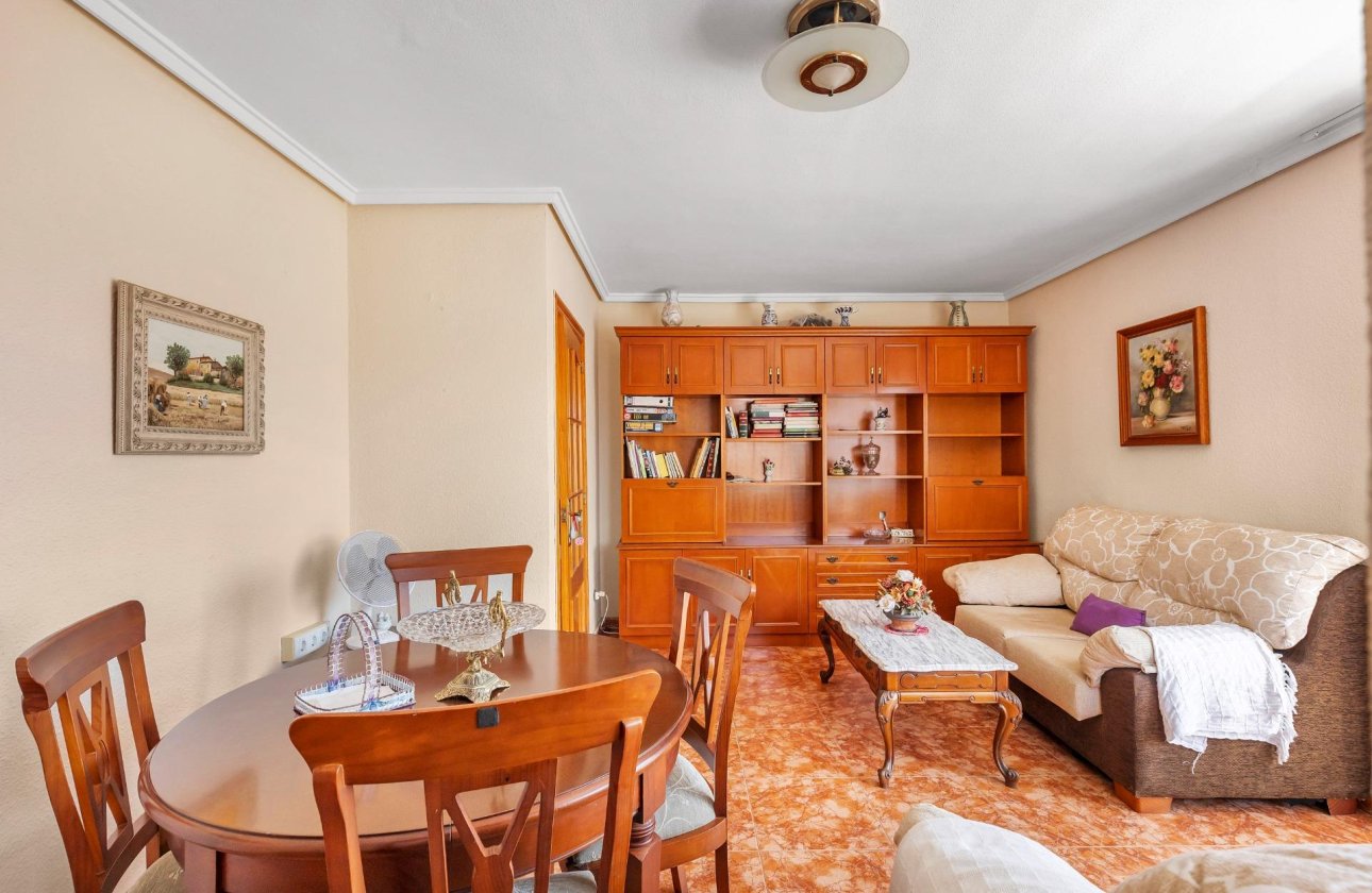 Resale - Apartment / flat - Torrevieja - Playa del cura