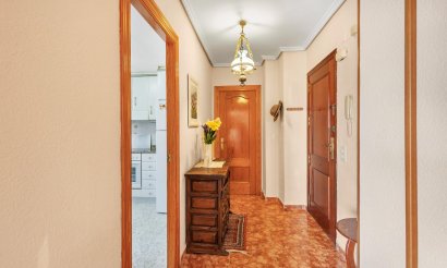 Resale - Apartment / flat - Torrevieja - Playa del cura