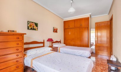 Resale - Apartment / flat - Torrevieja - Playa del cura