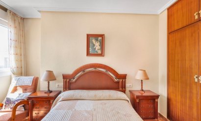 Resale - Apartment / flat - Torrevieja - Playa del cura