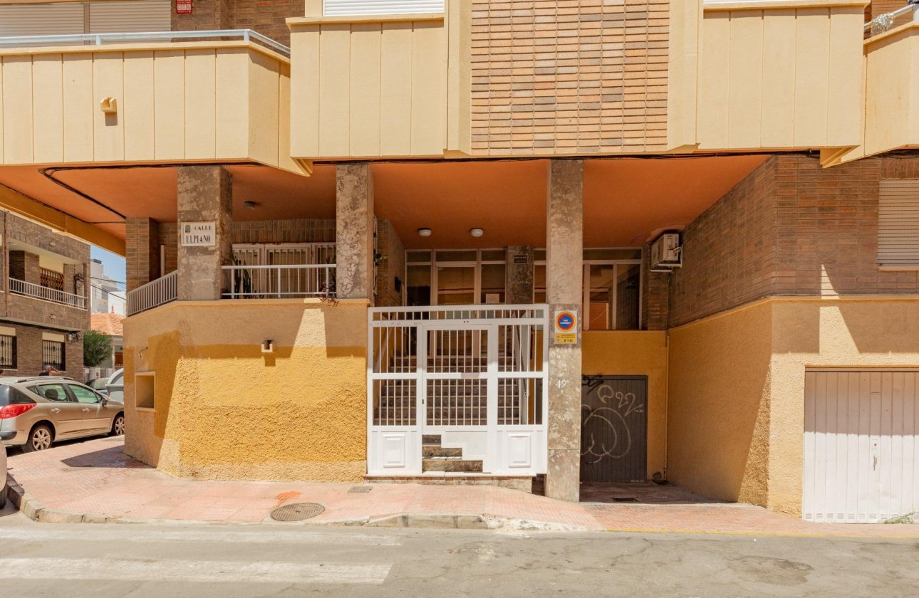 Resale - Apartment / flat - Torrevieja - Playa del cura