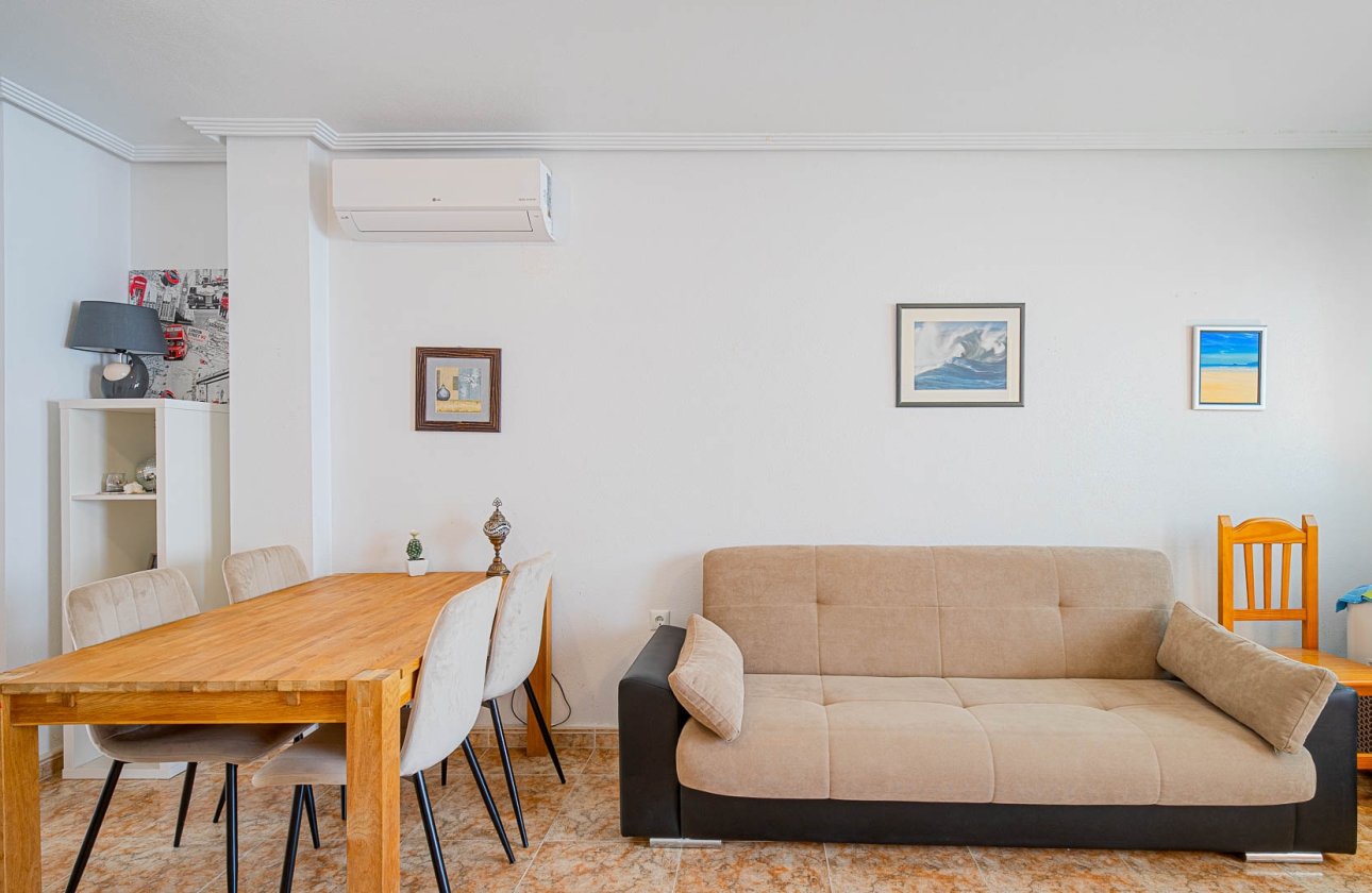 Resale - Apartment / flat - Punta Prima