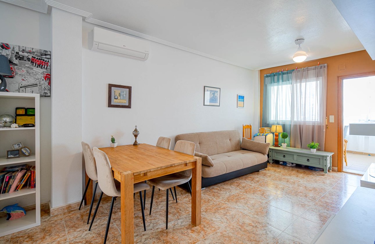 Resale - Apartment / flat - Punta Prima