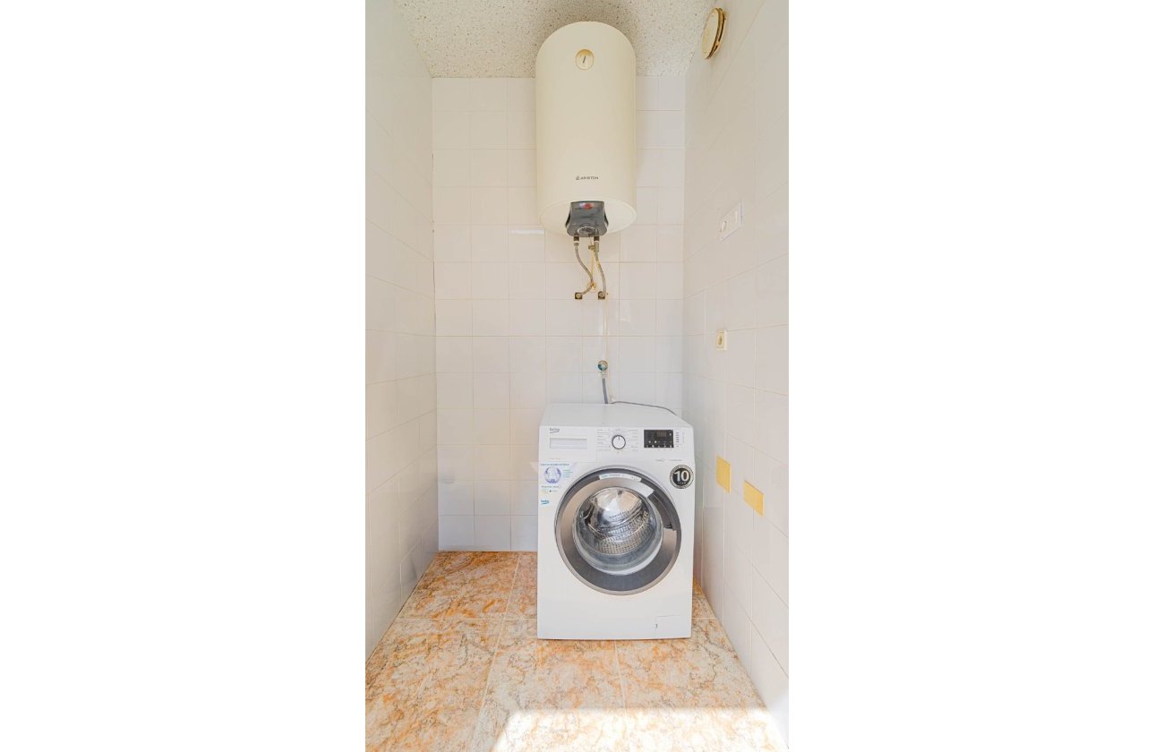 Resale - Apartment / flat - Punta Prima