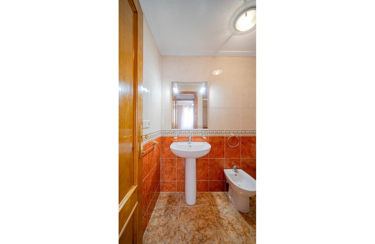 Resale - Apartment / flat - Punta Prima