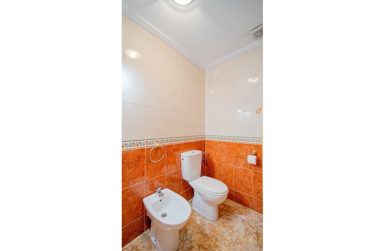Resale - Apartment / flat - Punta Prima