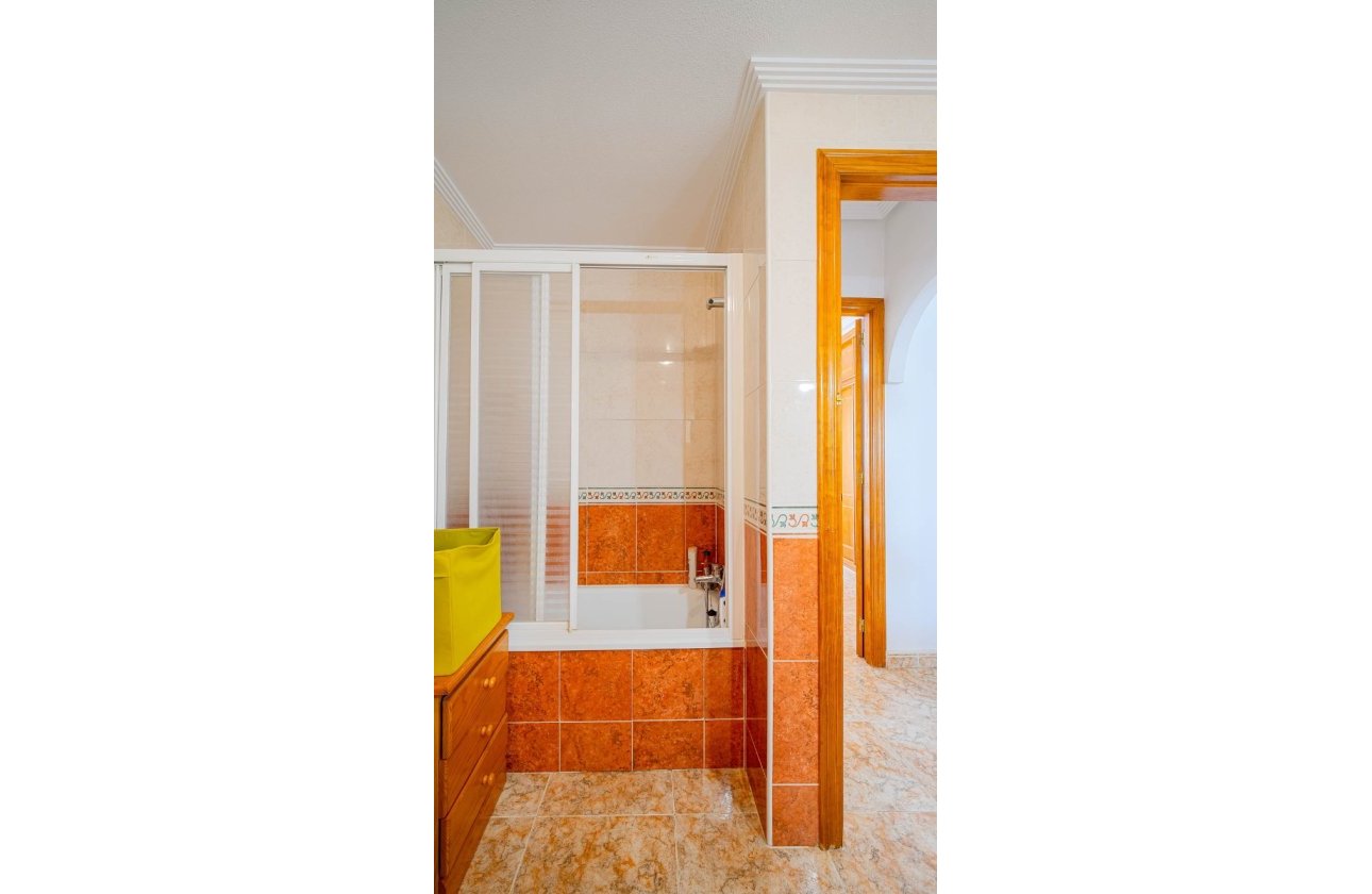 Resale - Apartment / flat - Punta Prima