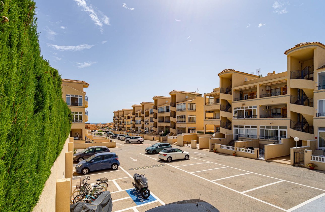 Resale - Apartment / flat - Punta Prima