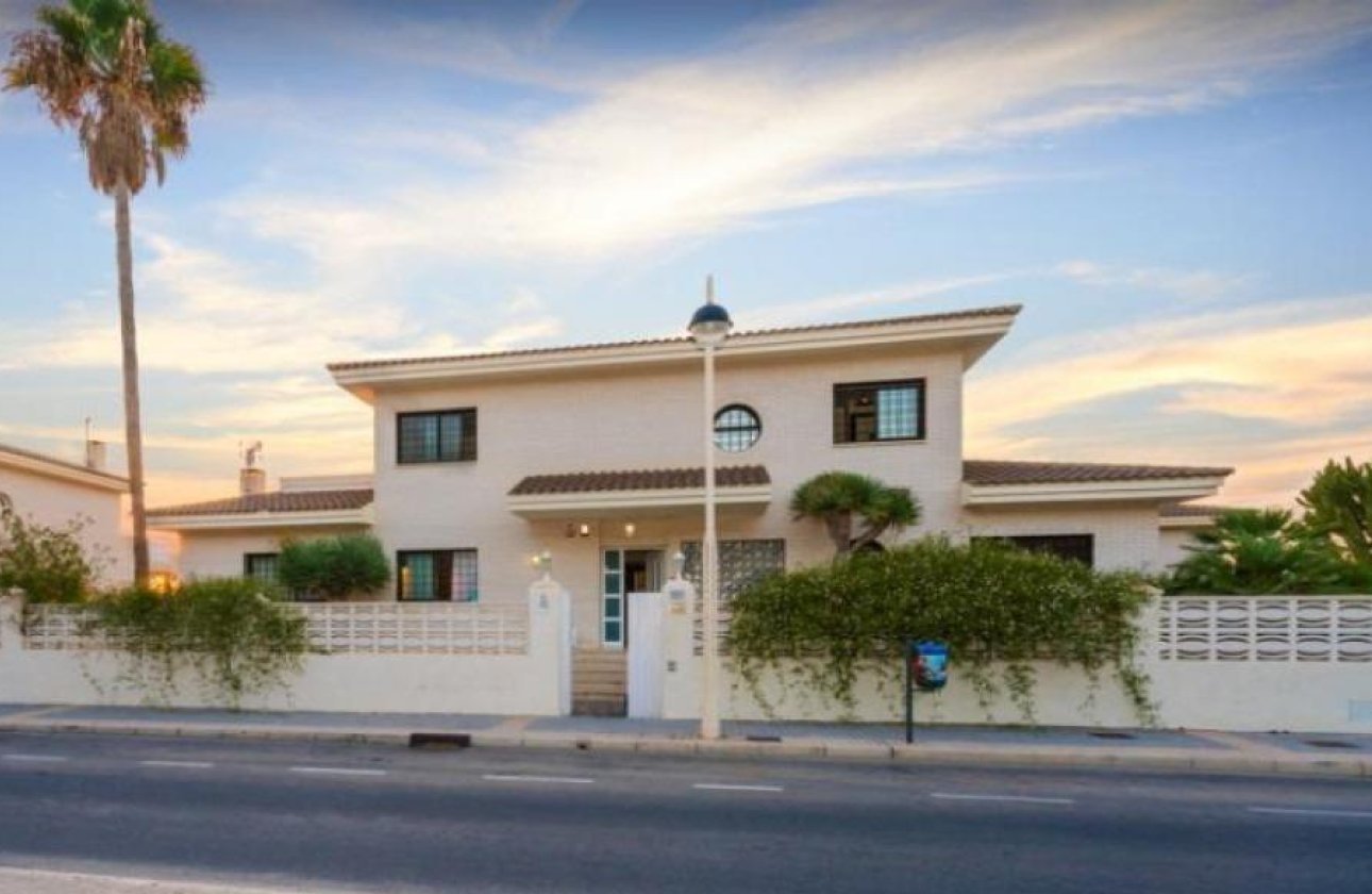 Resale - Villa - Benidorm - Poniente