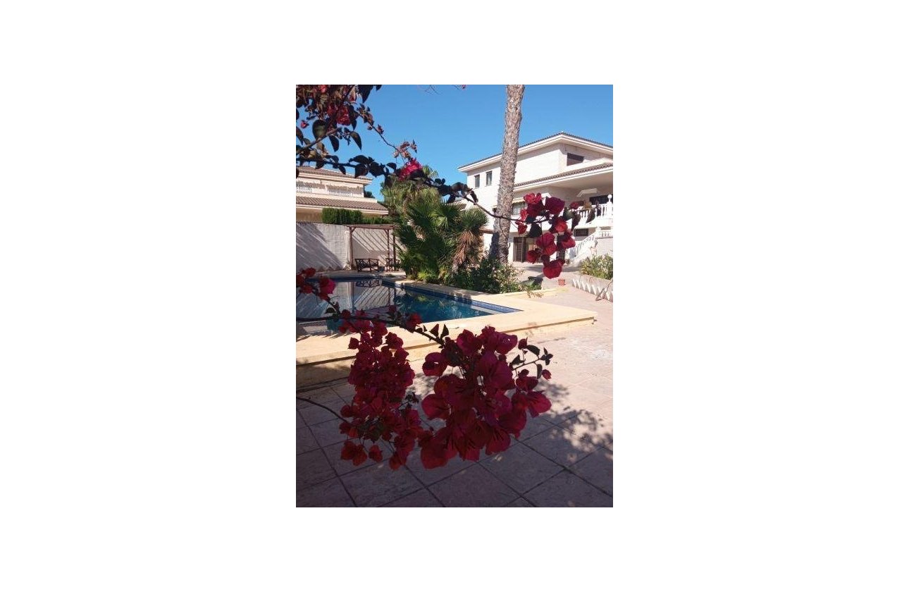 Resale - Villa - Benidorm - Poniente