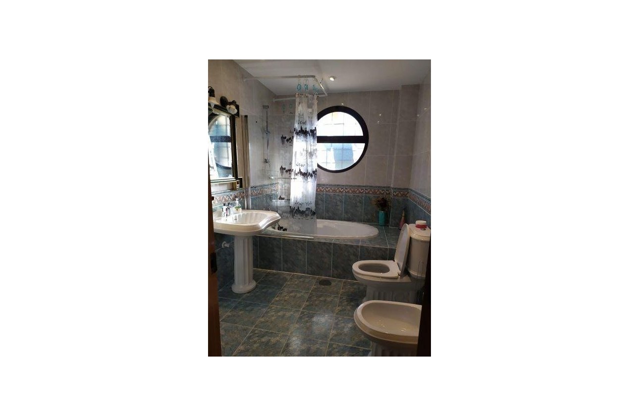 Resale - Villa - Benidorm - Poniente