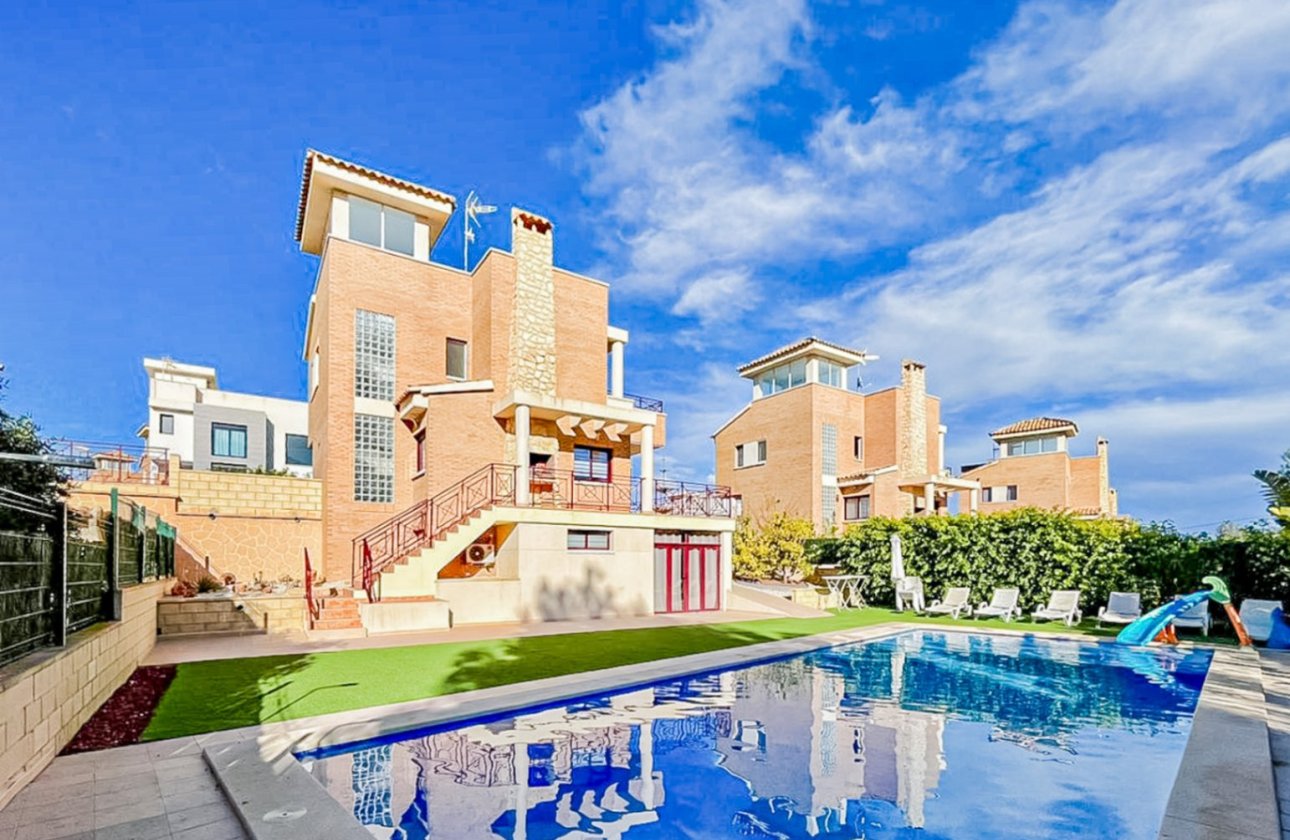 Resale - Villa - La Nucía - Montebello