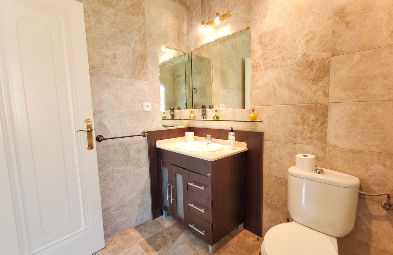 Resale - Villa - Orihuela Costa - Villamartin