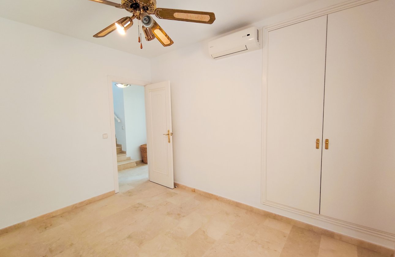 Resale - Villa - Orihuela Costa - Villamartin