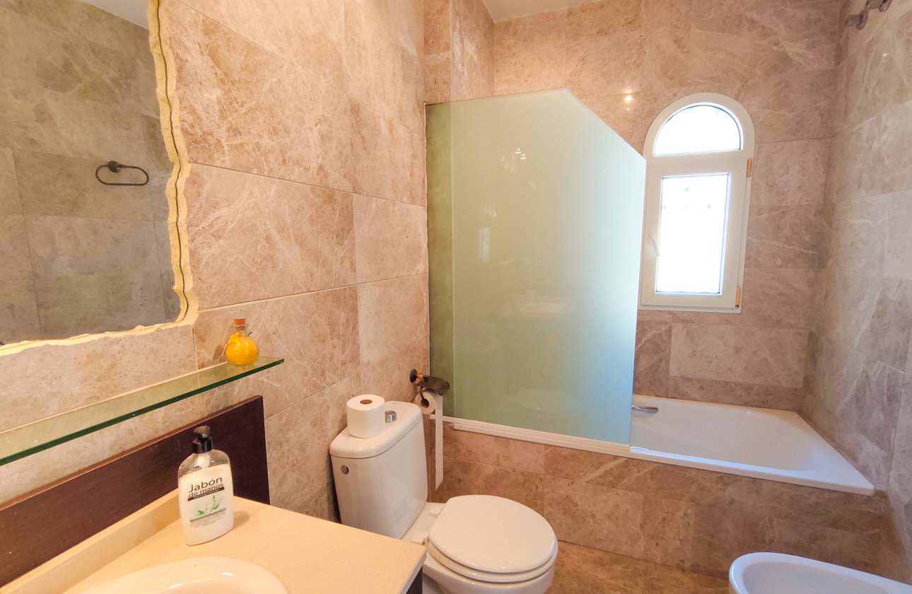 Resale - Villa - Orihuela Costa - Villamartin