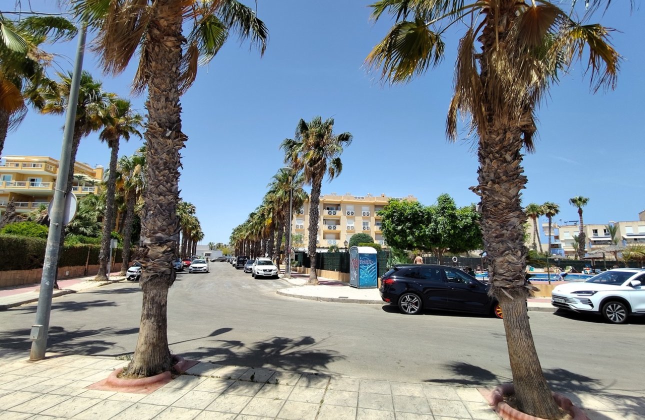 Resale - Apartment / flat - Cabo Roig