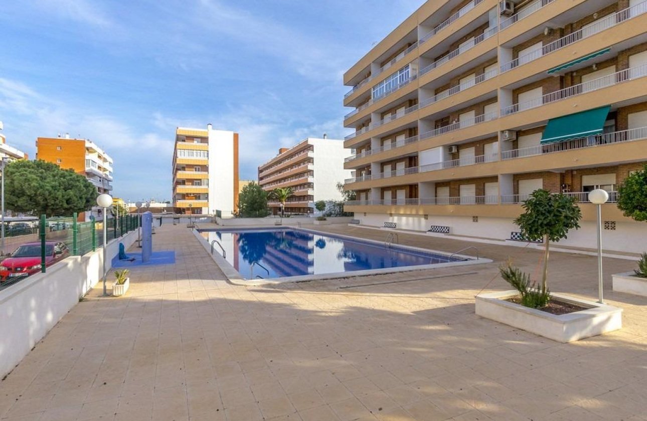 Resale - Apartment / flat - Torrevieja - Punta prima