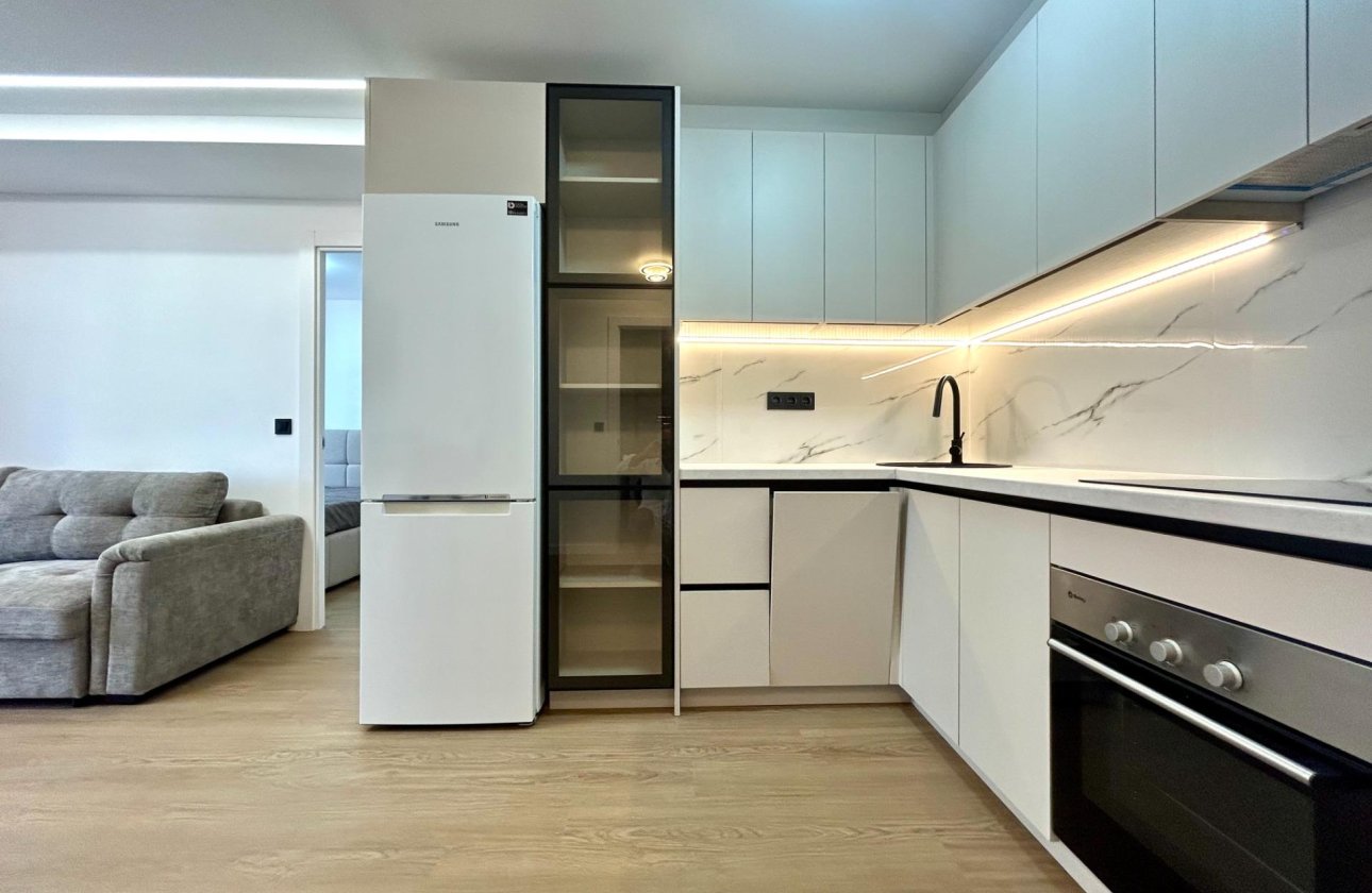 Resale - Apartment / flat - Torrevieja - Punta prima