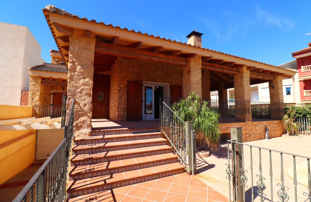 Resale - Villa - Formentera del Segura - Formentera - Village