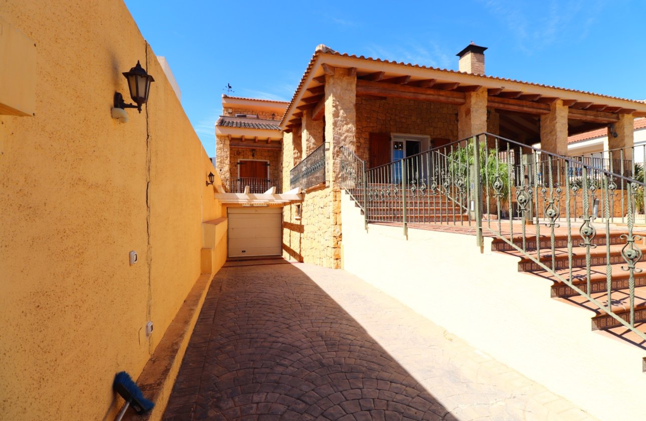 Resale - Villa - Formentera del Segura - Formentera - Village