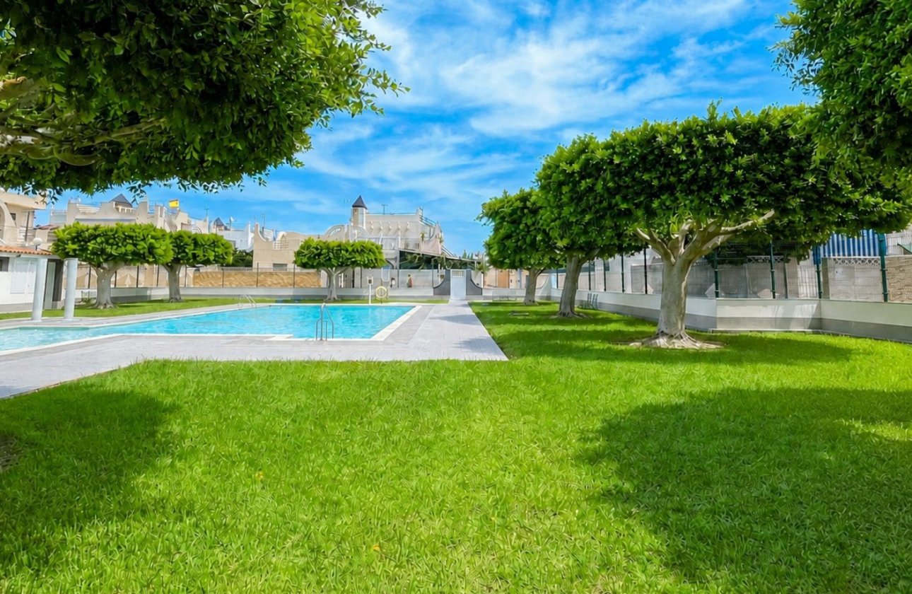Resale - Townhouse - Torrevieja - La Siesta - El Salado -  Torreta