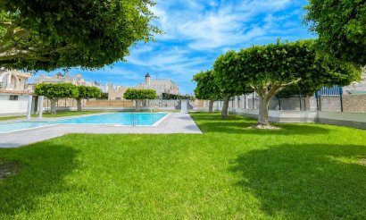 Resale - Townhouse - Torrevieja - La Siesta - El Salado -  Torreta