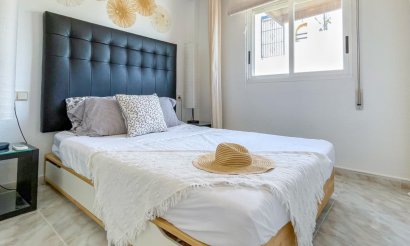 Resale - Townhouse - Torrevieja - La Siesta - El Salado -  Torreta