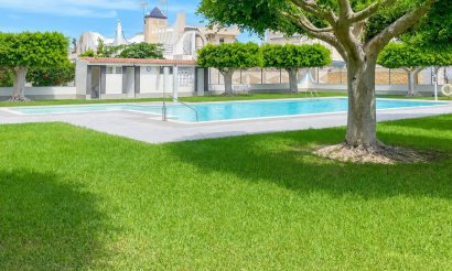 Resale - Townhouse - Torrevieja - La Siesta - El Salado -  Torreta