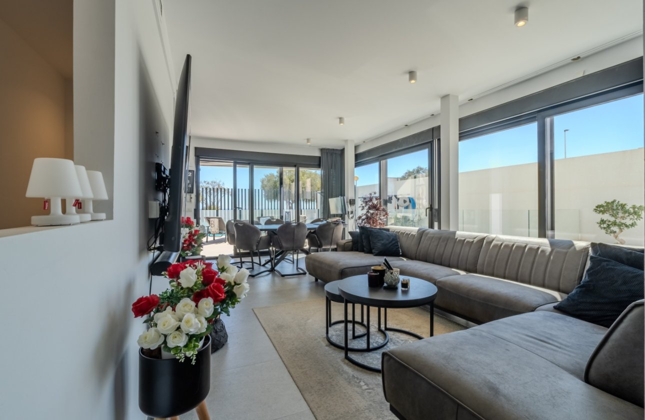 Reventa - Villa - Guardamar del Segura - Urbanizaciones