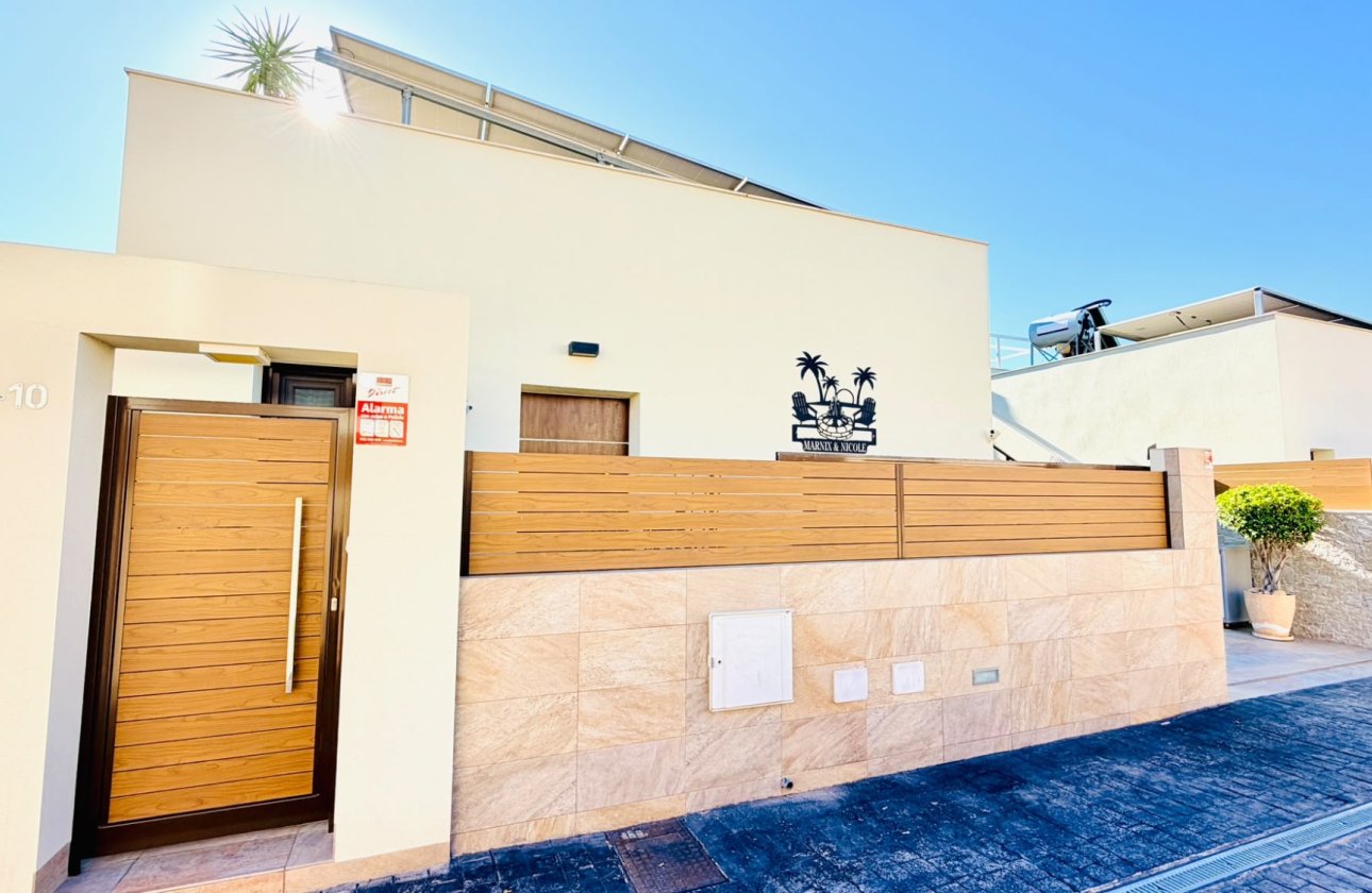 Revente - Villa / Semi detached - Los Montesinos