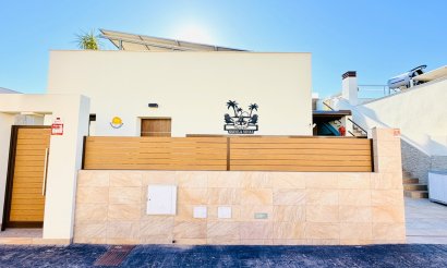 Revente - Villa / Semi detached - Los Montesinos