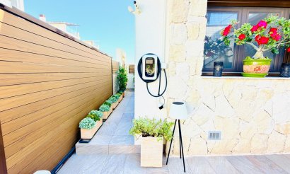 Revente - Villa / Semi detached - Los Montesinos