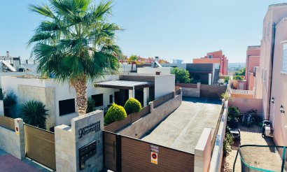 Revente - Villa / Semi detached - Los Montesinos