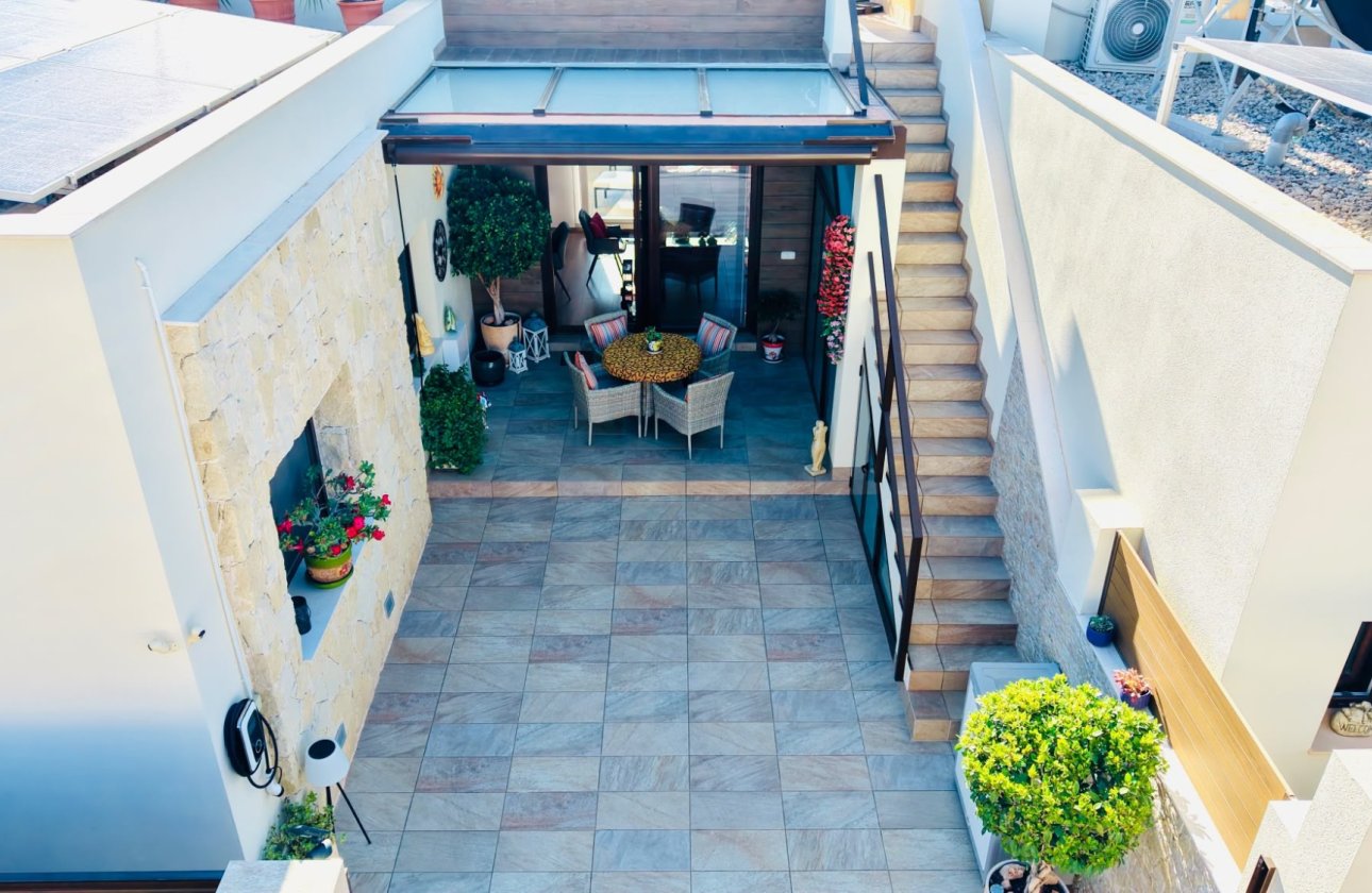 Revente - Villa / Semi detached - Los Montesinos