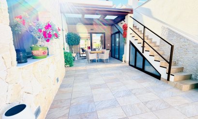 Revente - Villa / Semi detached - Los Montesinos