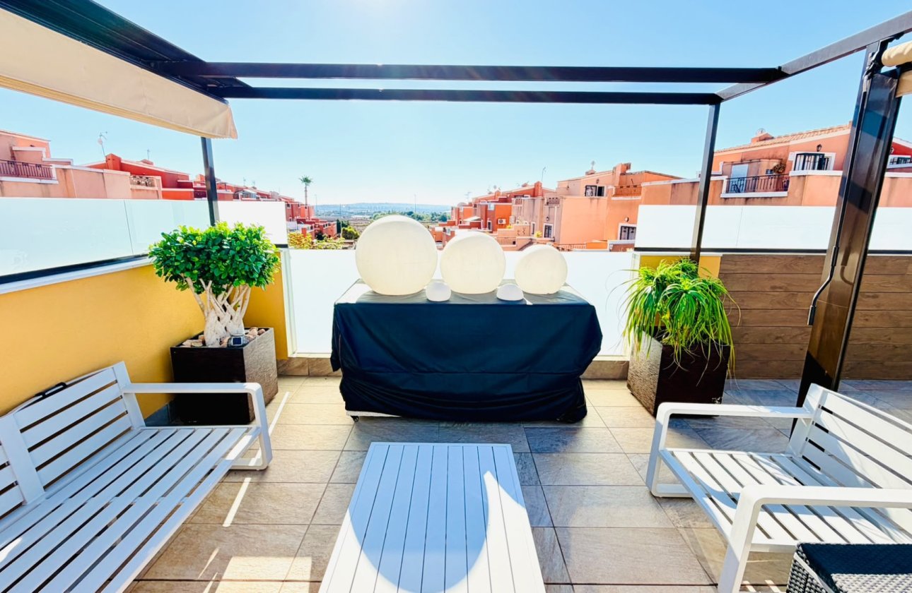 Revente - Villa / Semi detached - Los Montesinos