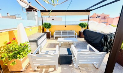 Revente - Villa / Semi detached - Los Montesinos