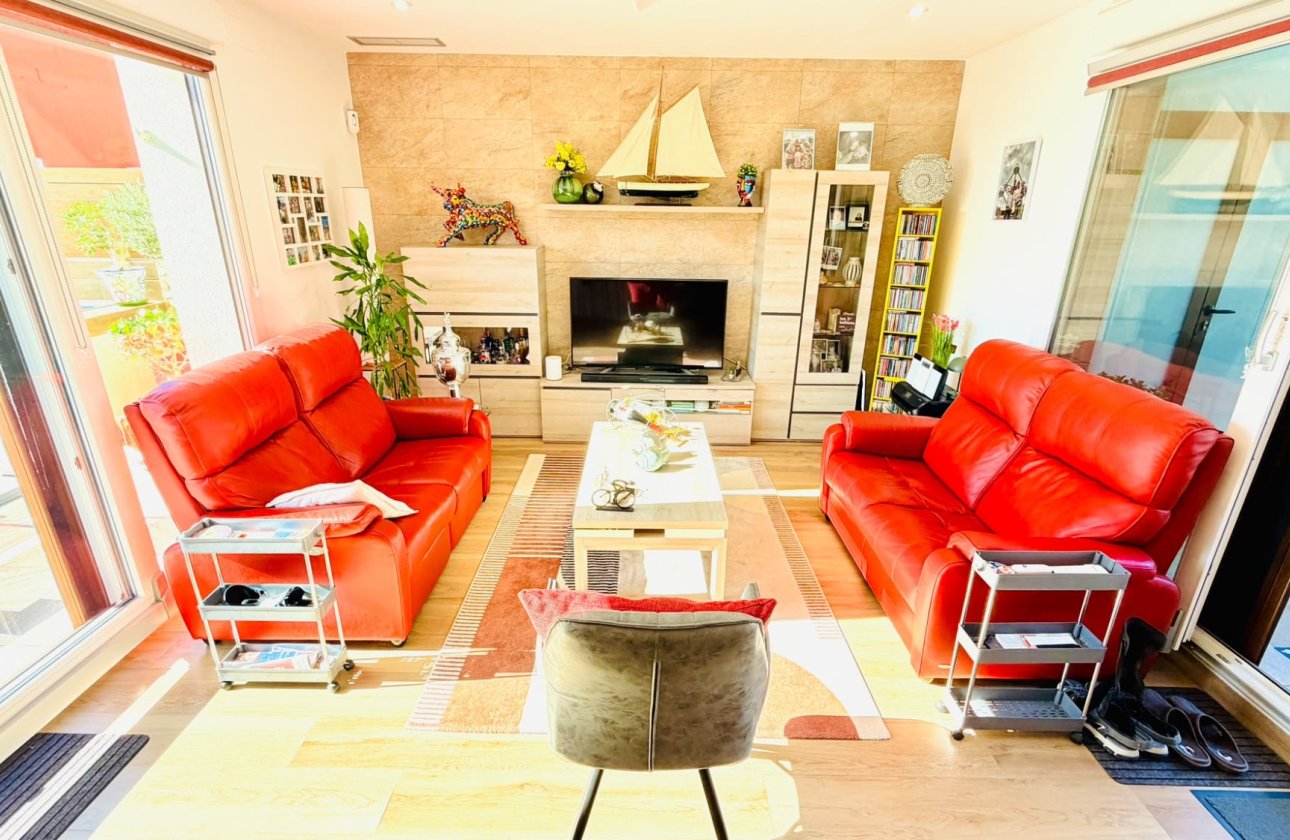 Revente - Villa / Semi detached - Los Montesinos