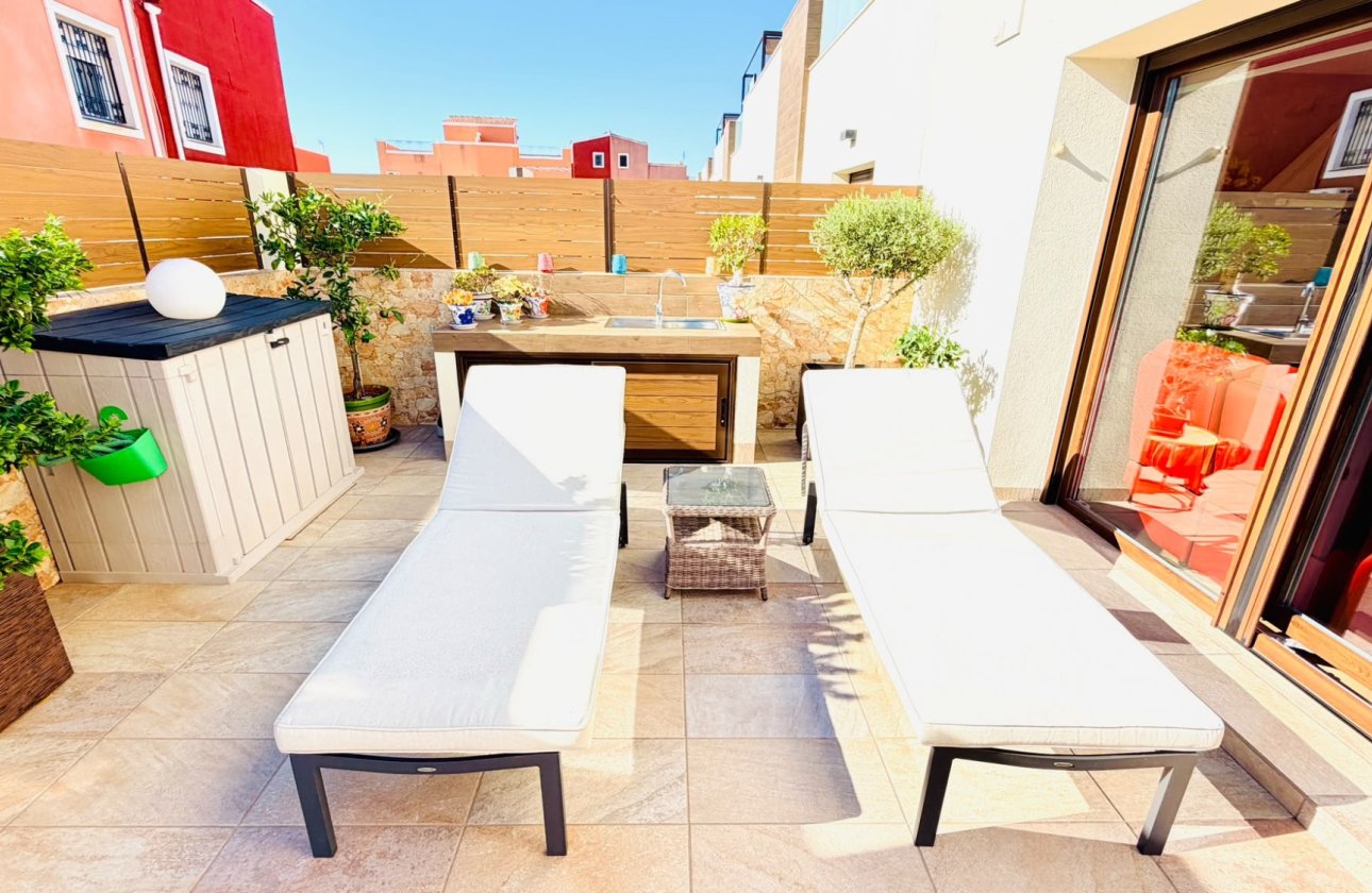 Revente - Villa / Semi detached - Los Montesinos