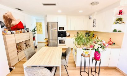 Revente - Villa / Semi detached - Los Montesinos