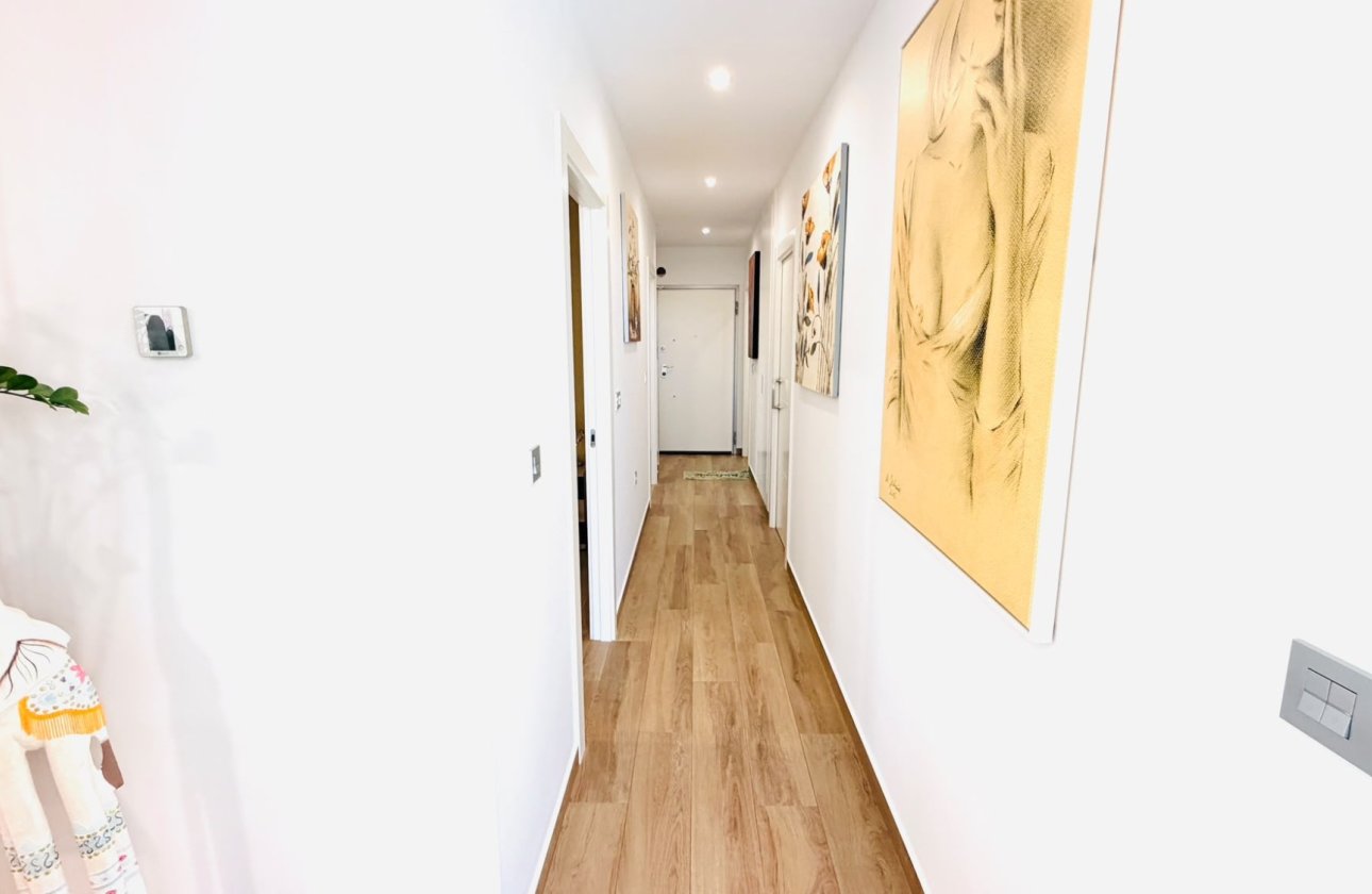 Revente - Villa / Semi detached - Los Montesinos