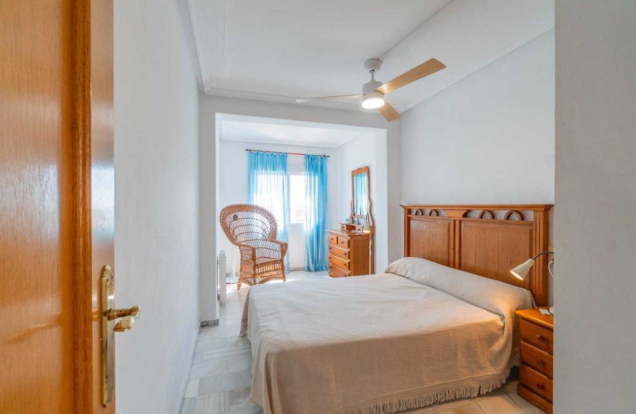 Resale - Villa - Torrevieja - La Mata