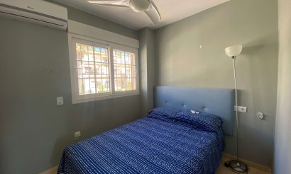 Resale - Villa / Semi detached - Villamartin